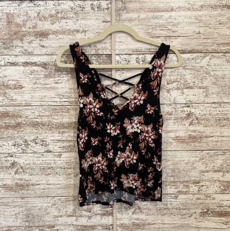 BLACK/FLORAL SLEEVELESS TOP