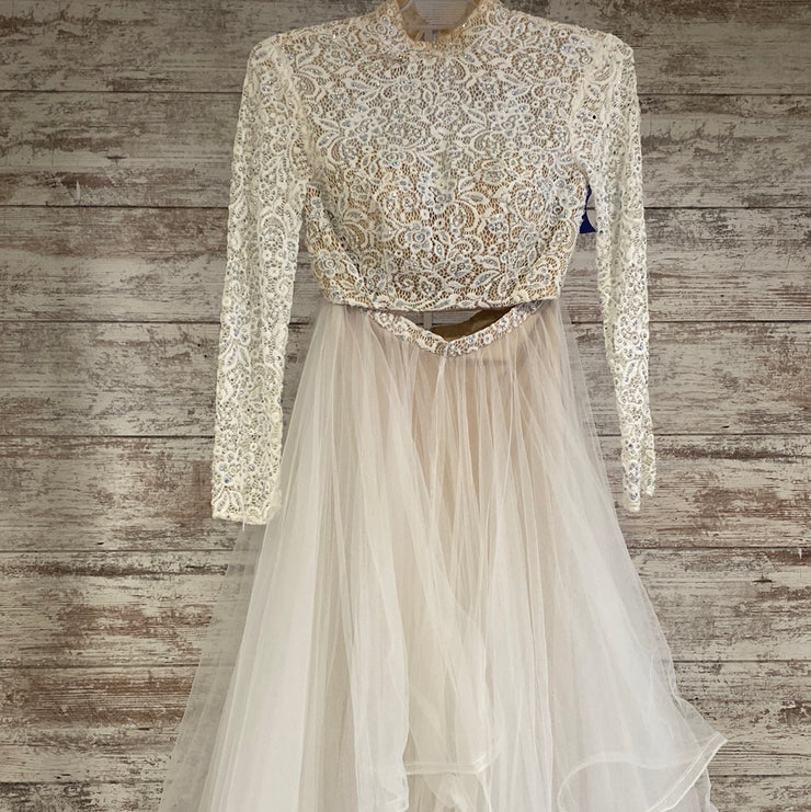 WHITE/TAN 2 PC. A LINE GOWN SE