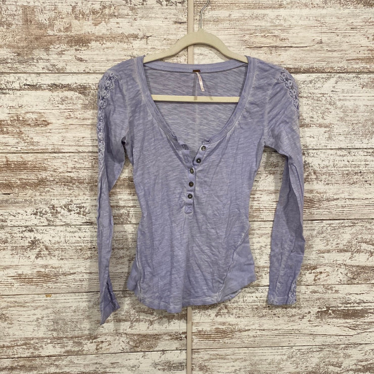 BLUE LONG SLEEVE TOP