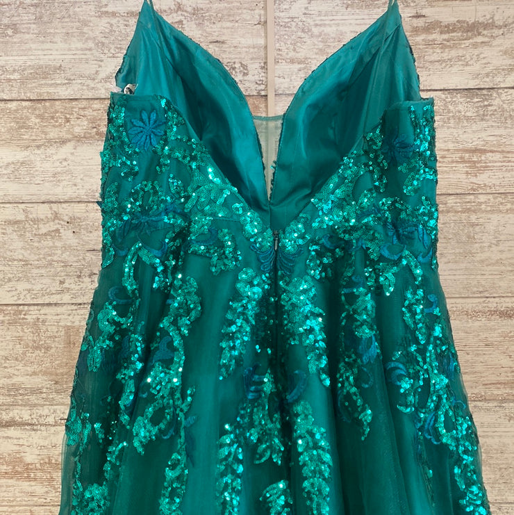 GREEN SPARKLY A LINE GOWN