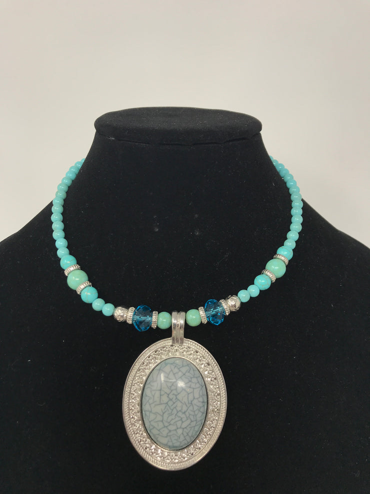 BLUE NECKLACE WITH PENDANT (NEW