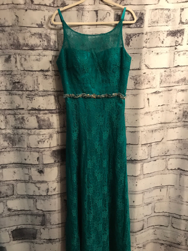 GREEN LACE LONG EVENING GOWN