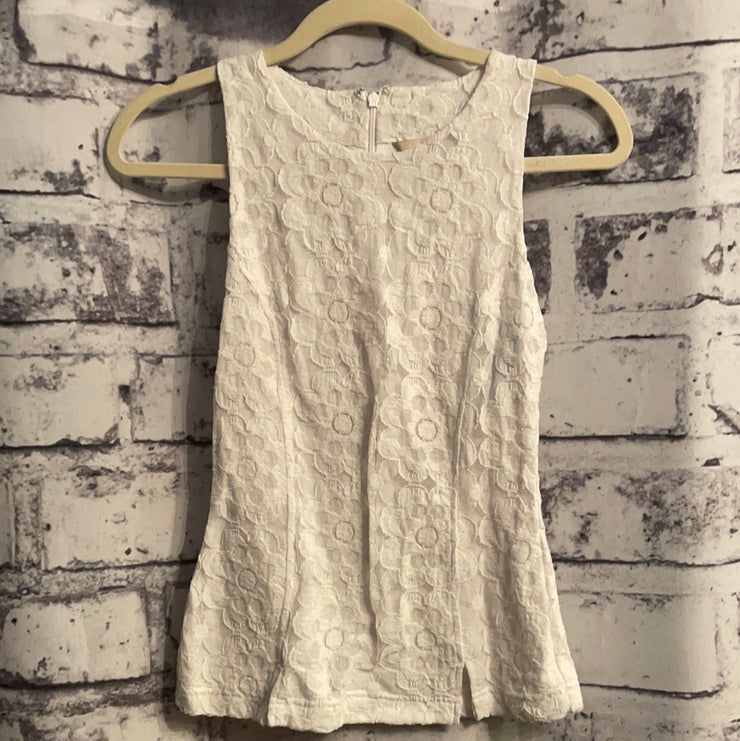 WHITE SLEEVELESS TOP