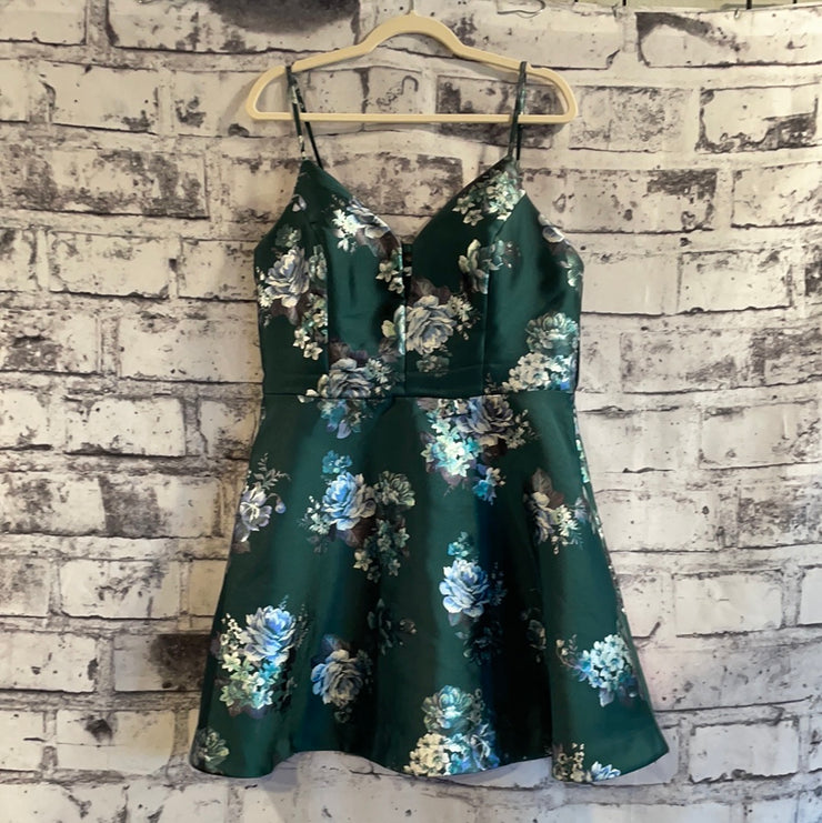GREEN FLORAL SHORT DRESS