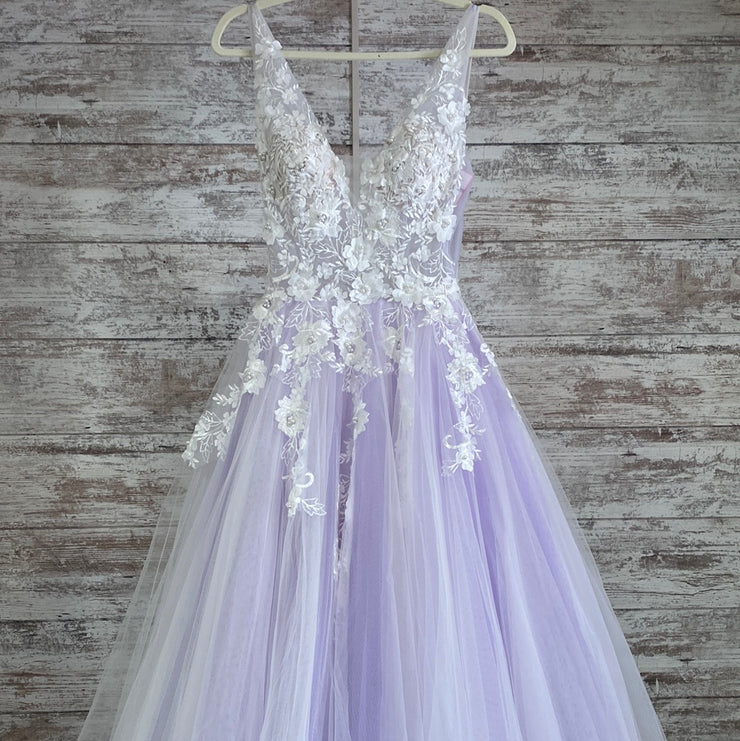 LAVENDER/WHITE FLORAL A LINE