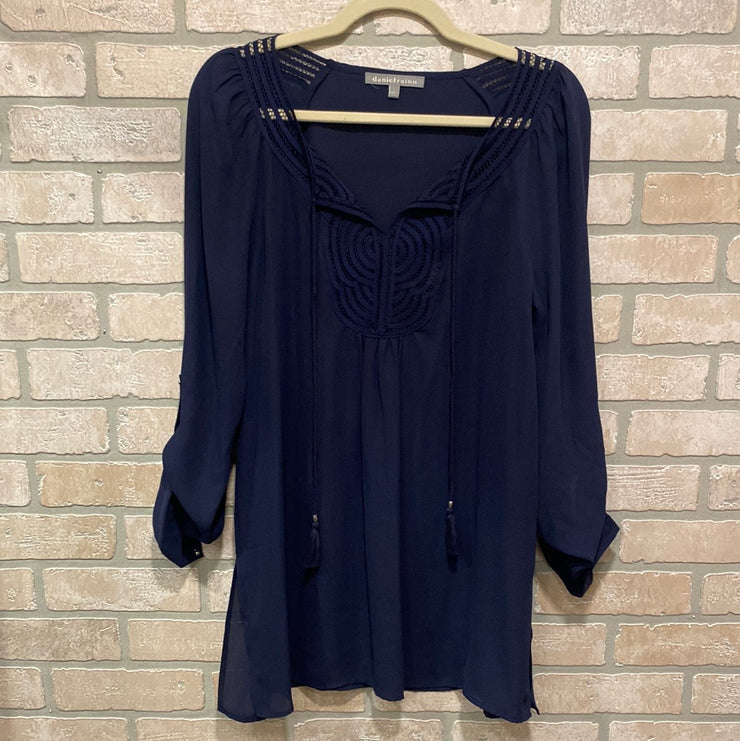 NAVY LONG SLEEVE TOP