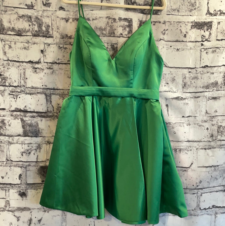 GREEN SHORT DRESS