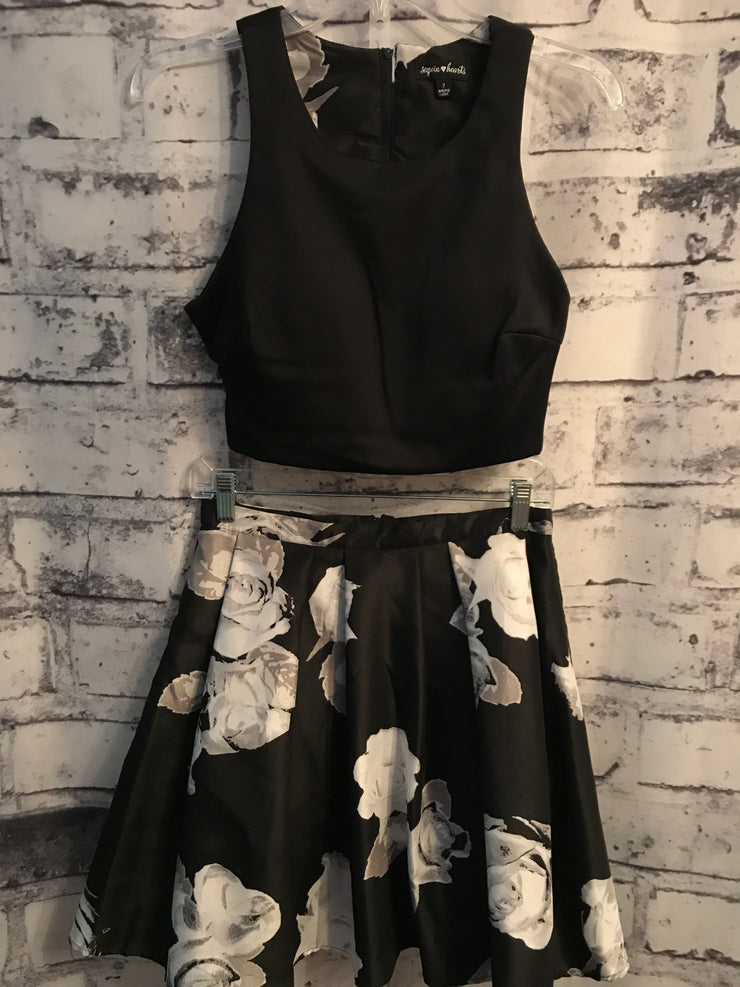 BLACK/WHITE 2PC SHORT DRESS