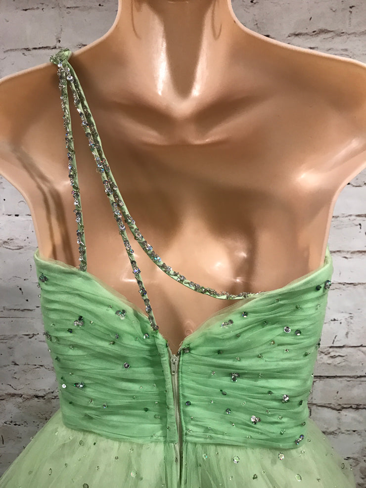 GREEN ONE SHOULDER PRINCESS GOWN