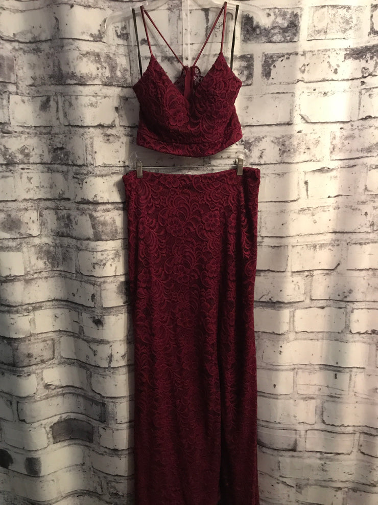 BURGUNDY 2 PC. LONG GOWN (NEW)