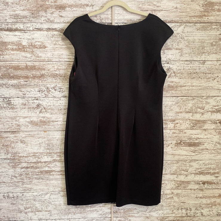 BLACK/WHITE SHORT DRESS