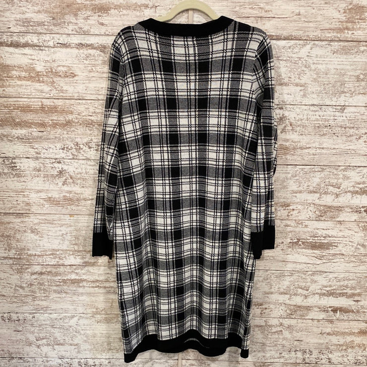 BLACK/WHITE PLAID JACKET (NEW)