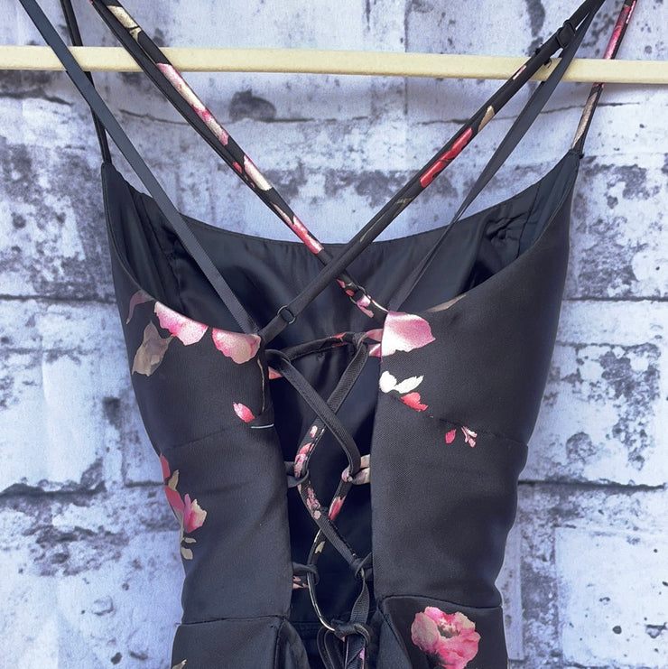 BLACK/FLORAL SHORT DRESS