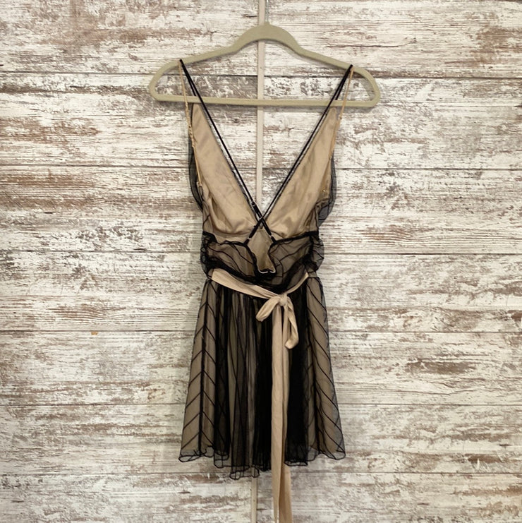 BLACK/NUDE SHORT DRESS