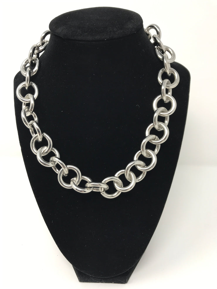 SILVER CIRCLE CHAIN LINK NECK