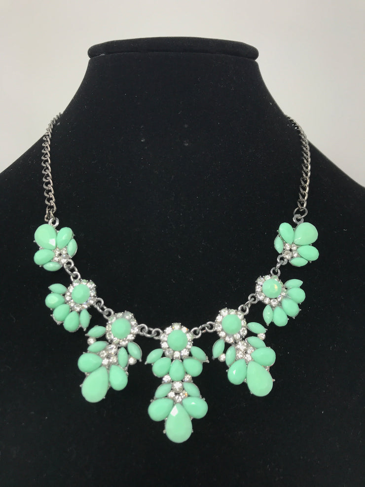 GREEN/SILVER NECKLACE