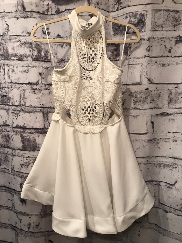 WHITE LACE TOP SHORT DRESS (NEW)