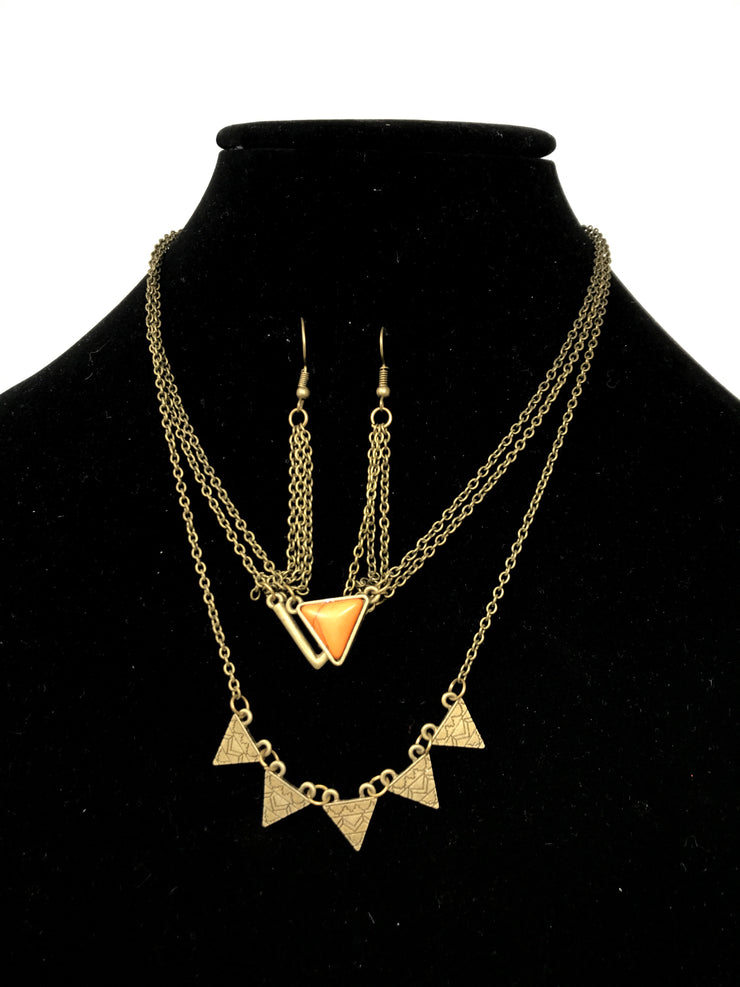 GOLD TRIANGLES CHARM NECKLACE