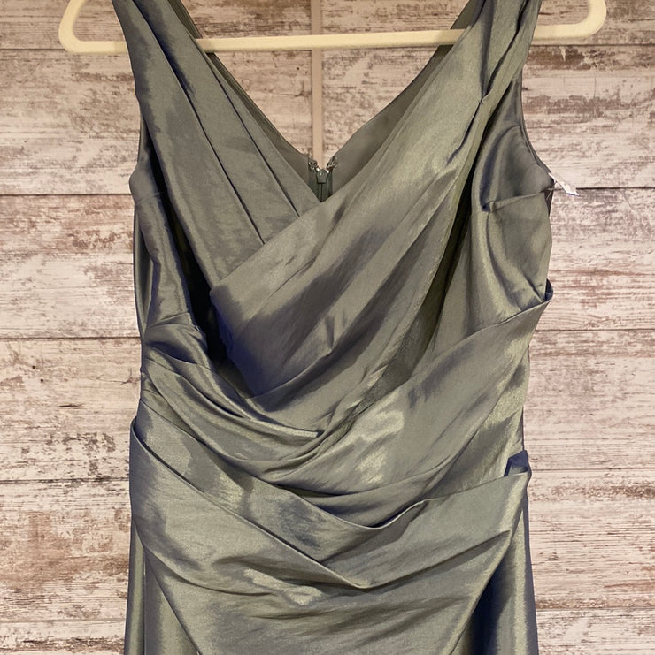 GREEN LONG EVENING GOWN