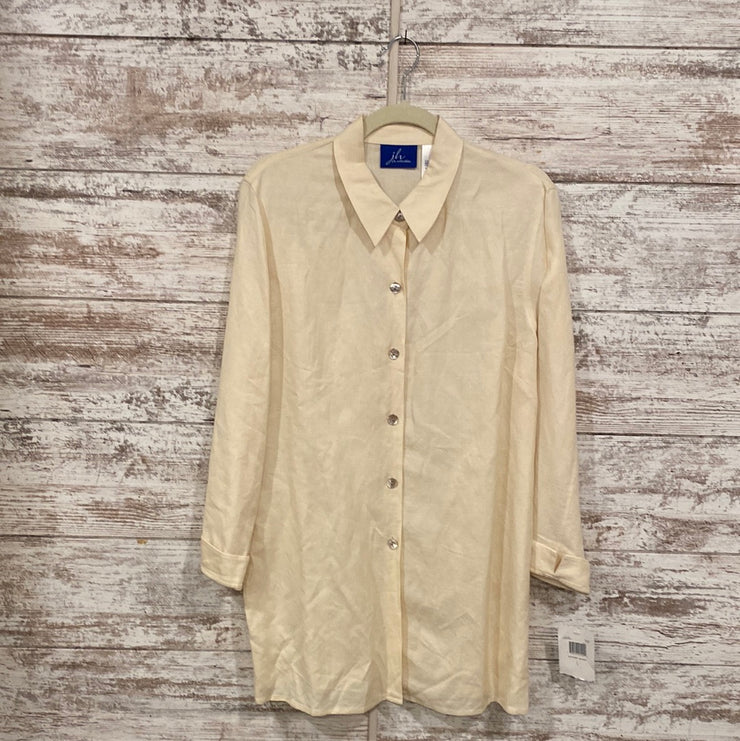 IVORY BUTTON DOWN TOP - NEW