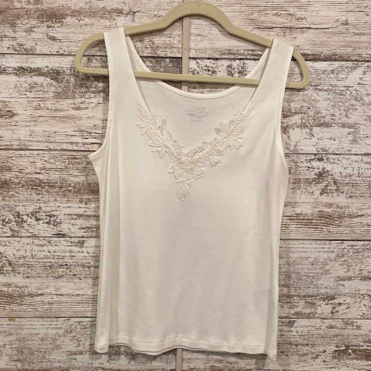 WHITE SLEEVELESS TOP