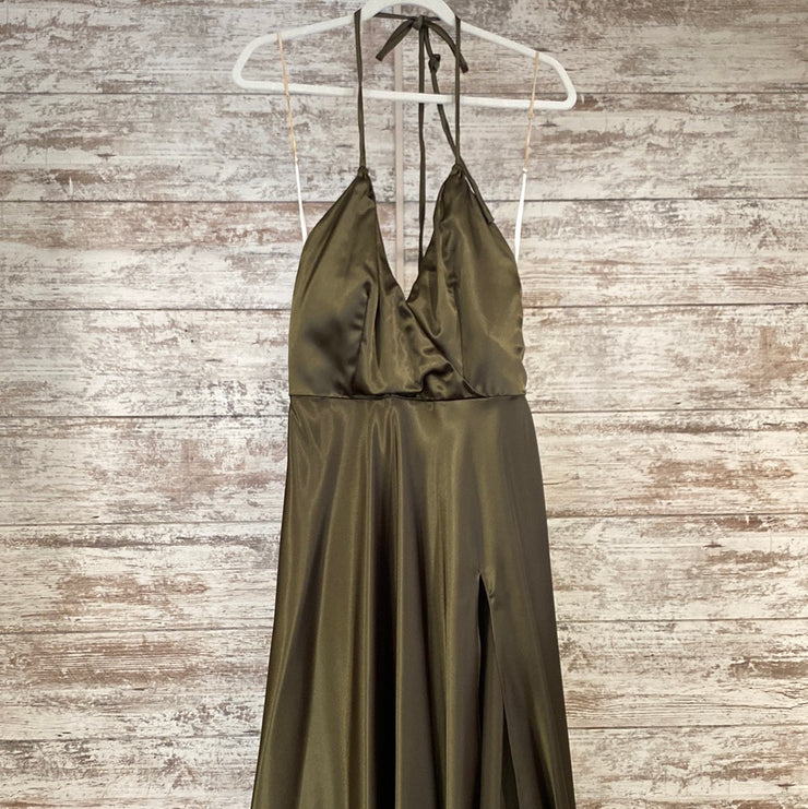 GREEN LONG EVENING GOWN