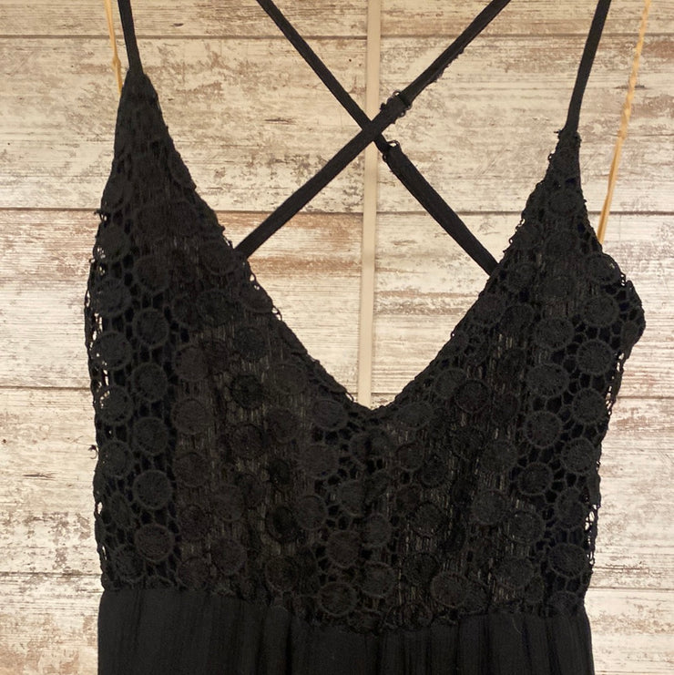 BLACK LACE MAXI DRESS