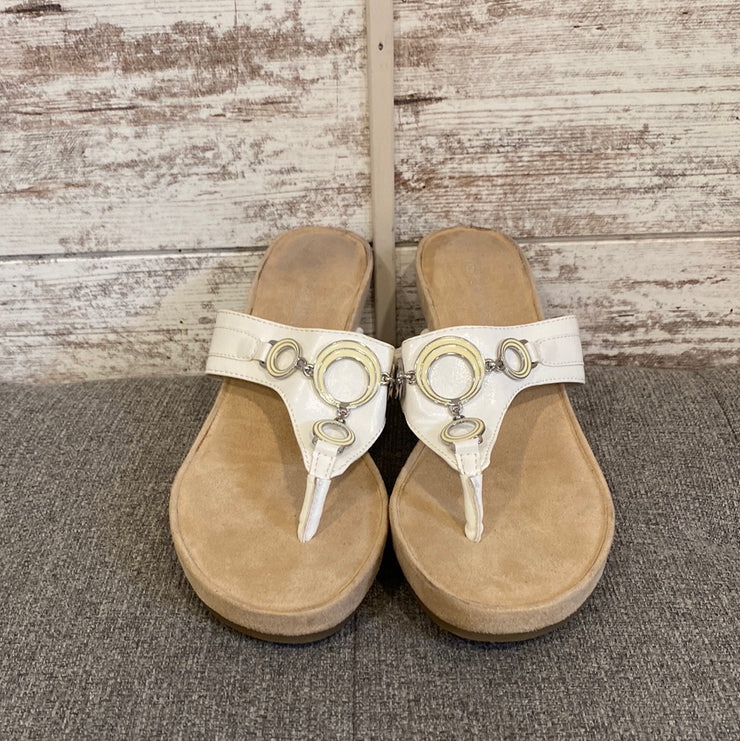 WHITE/TAN HEELED SANDALS