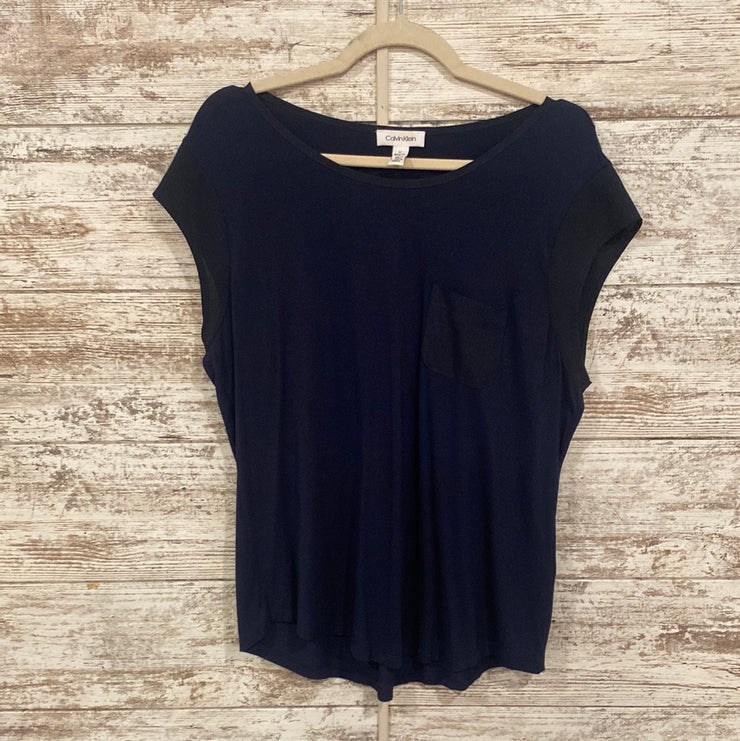 NAVY SHORT SLEEVE TOP