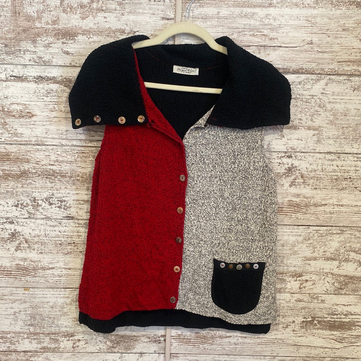 BLACK/RED/GRAY BUTTON UP TOP