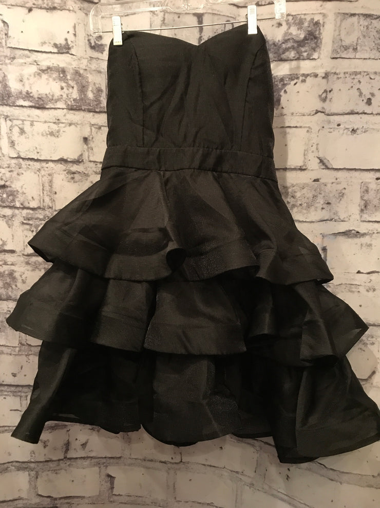 BLACK POOFY SHORT DRESS (NEW)