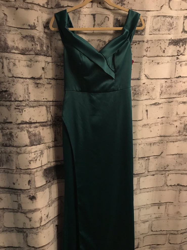 GREEN LONG EVENING GOWN