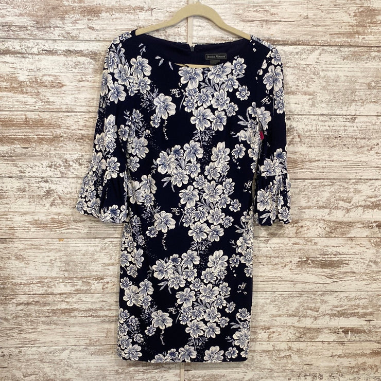 NAVY/WHITE FLORAL SHORT DRESS