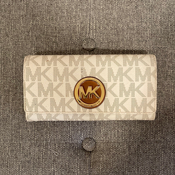 IVORY WALLET - RETAIL $148