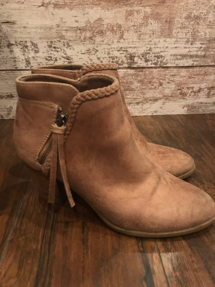 TAN SHORT BOOTS