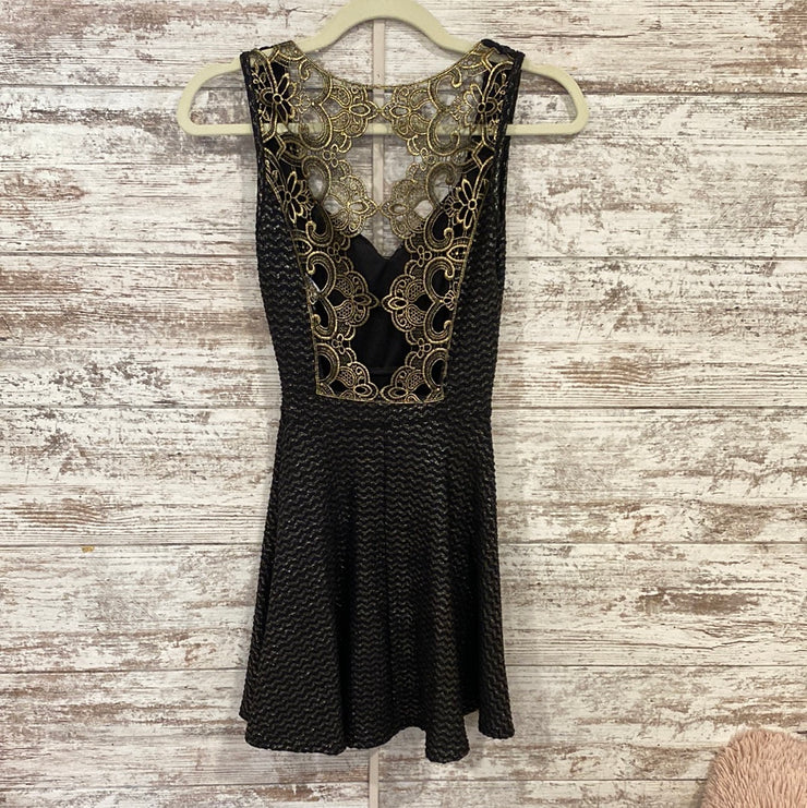 BLACK/GOLD SHORT DRESS