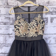 BLACK SHORT POOFY DRESS