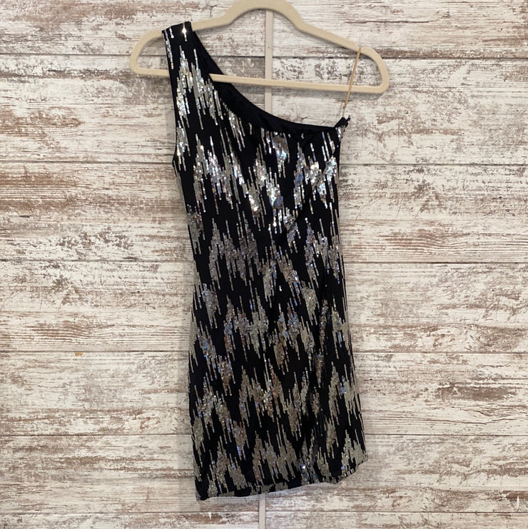 BLACK/SILVER SPARKLY SHORT