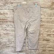 GRAY/WHITE STRIPED CAPRIS