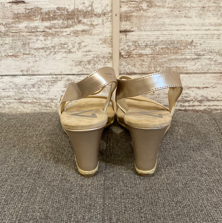 TAN WEDGES