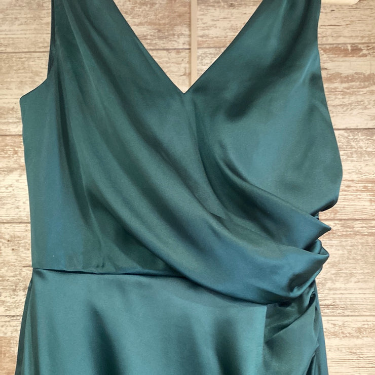 GREEN LONG EVENING GOWN