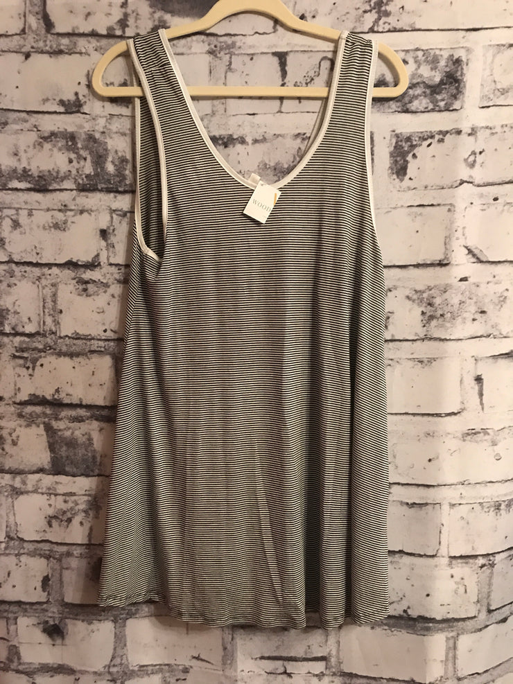 BLACK/WHITE SHORT DRESS $48 (NEW)