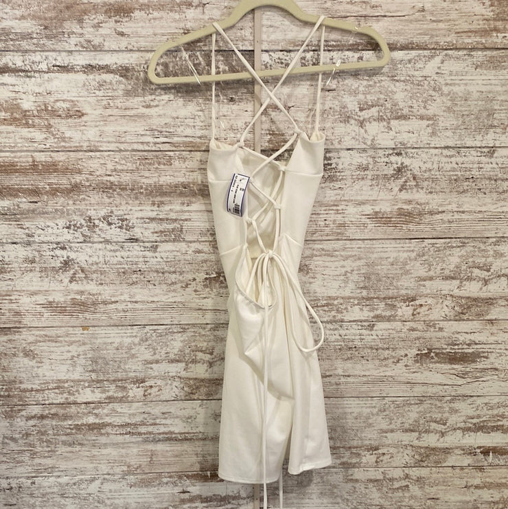 WHITE SHORT DRESS (NEW)