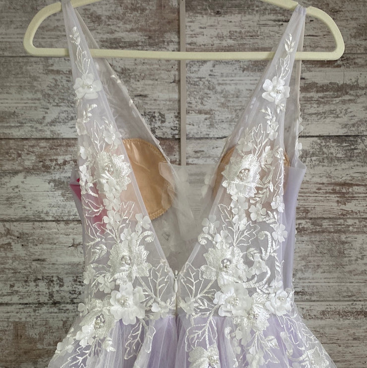 LAVENDER/WHITE FLORAL A LINE