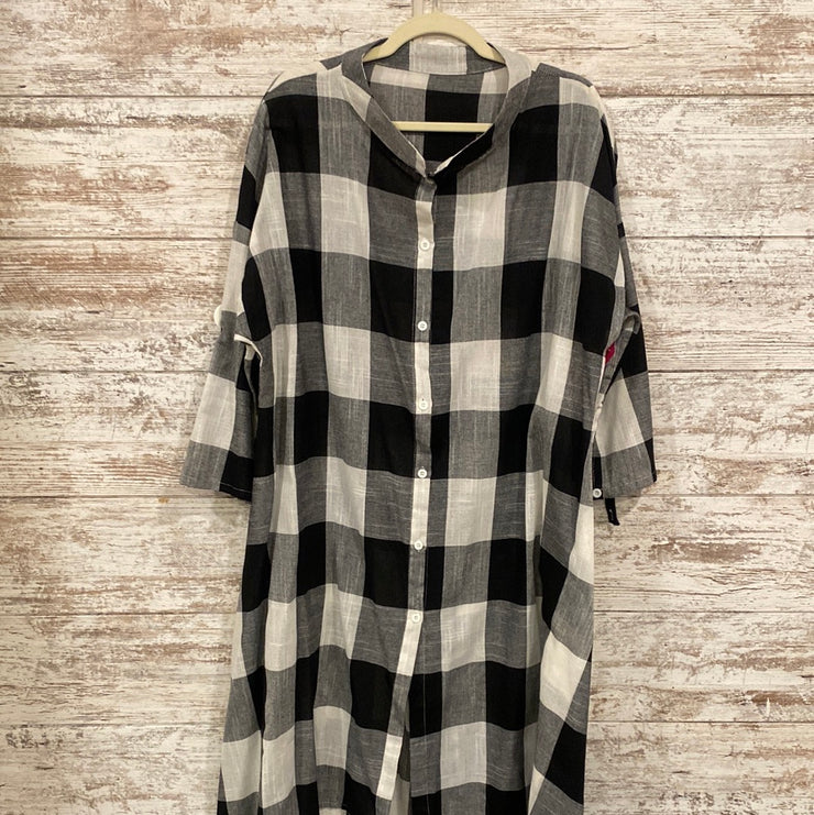 BLACK/WHITE BUTTON DOWN DRESS