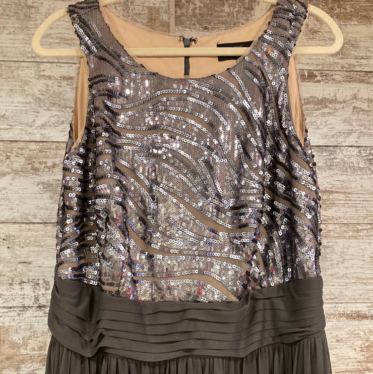 GRAY/SILV ER LONG EVENING GOWN