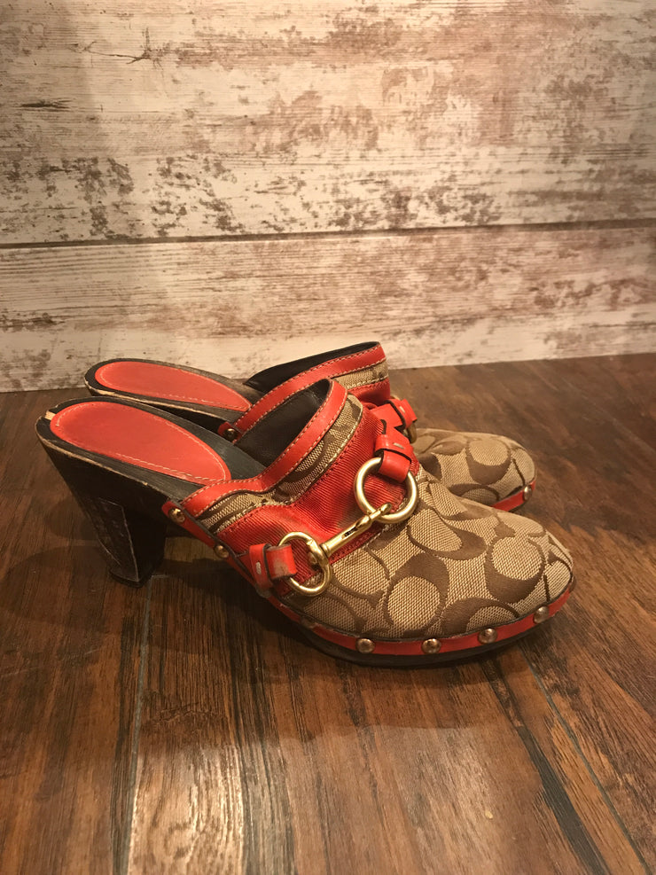 RED/BROWN CLOGS