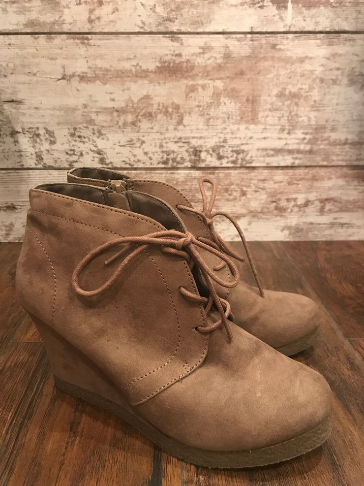 TAN SHORT BOOTS