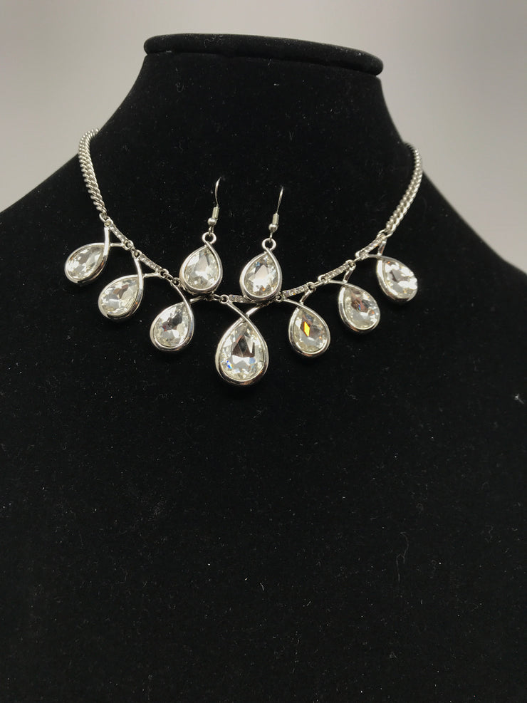 SILVER GEM NECKLACE SET