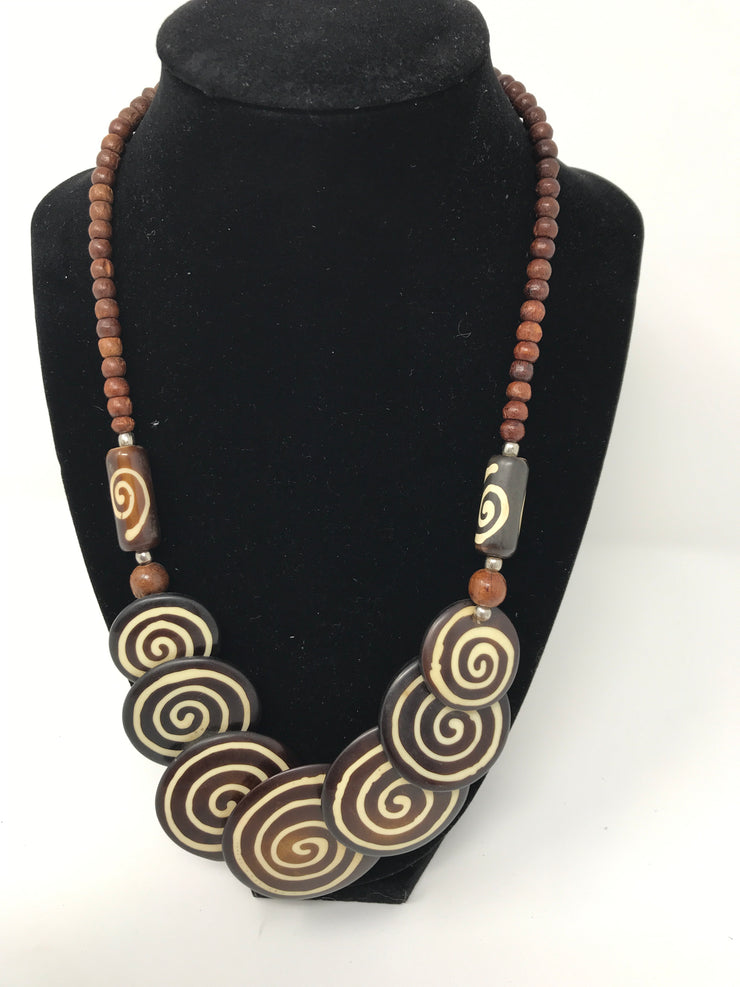 BROWN SPIRAL CHARMS NECKLACE